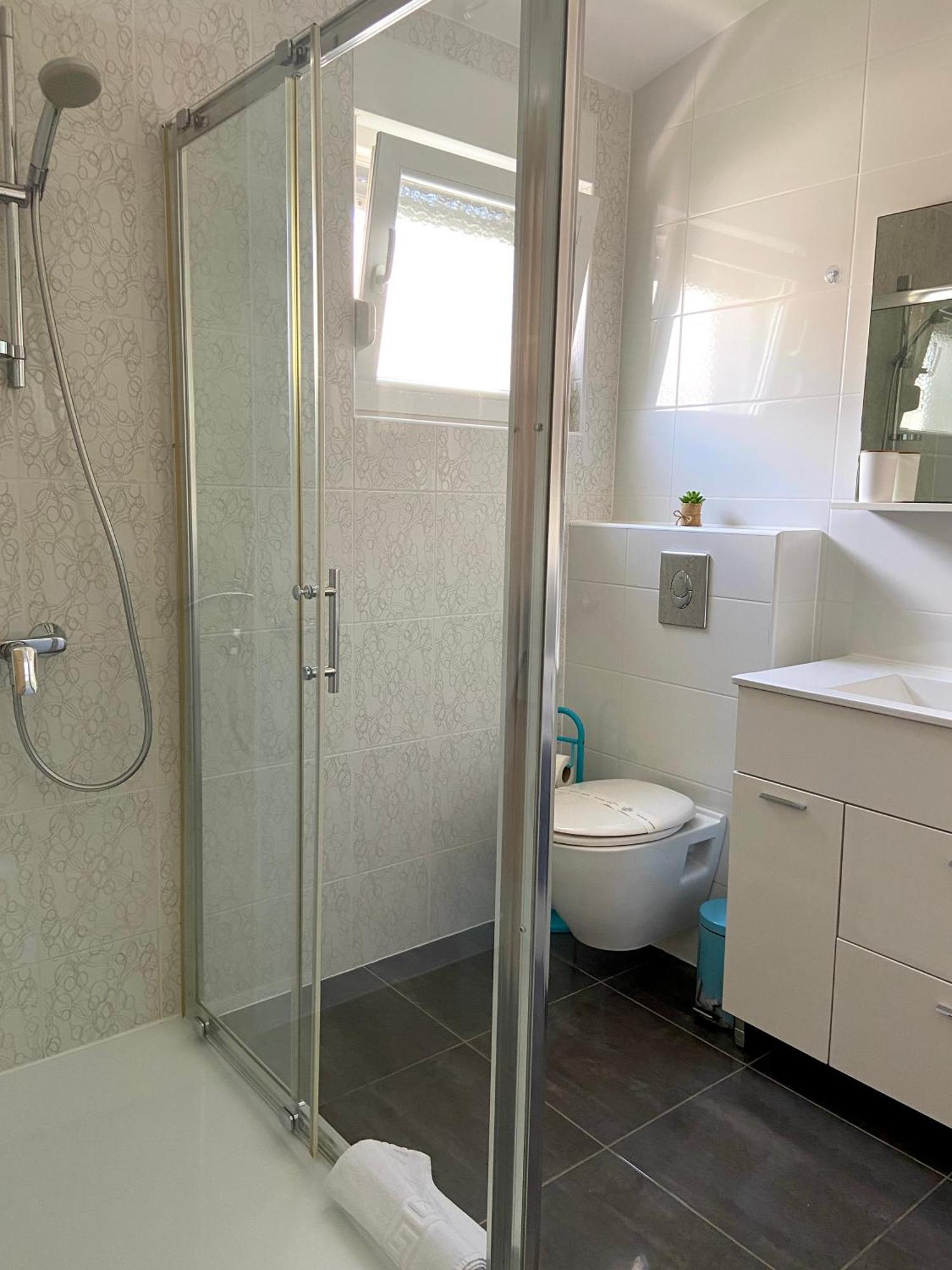 Apartmani Villa Adriatic Vir Extérieur photo